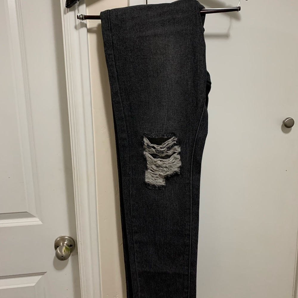 30x31  black distressed SHEIN jeans